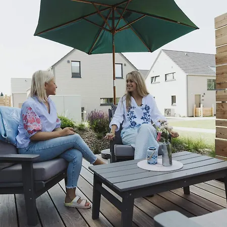 Modernes Haus Fuer Urlaub Mit Freunden Sagard