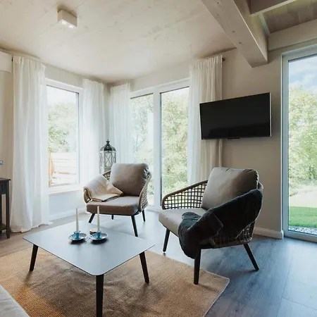 Modernes Haus Fuer Urlaub Mit Freunden בית נופש