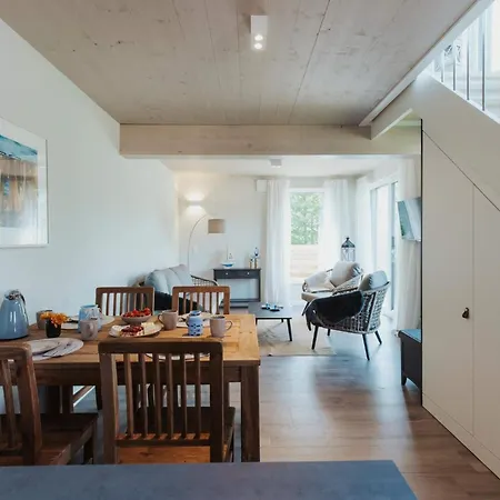 Modernes Haus Fuer Urlaub Mit Freunden בית נופש *